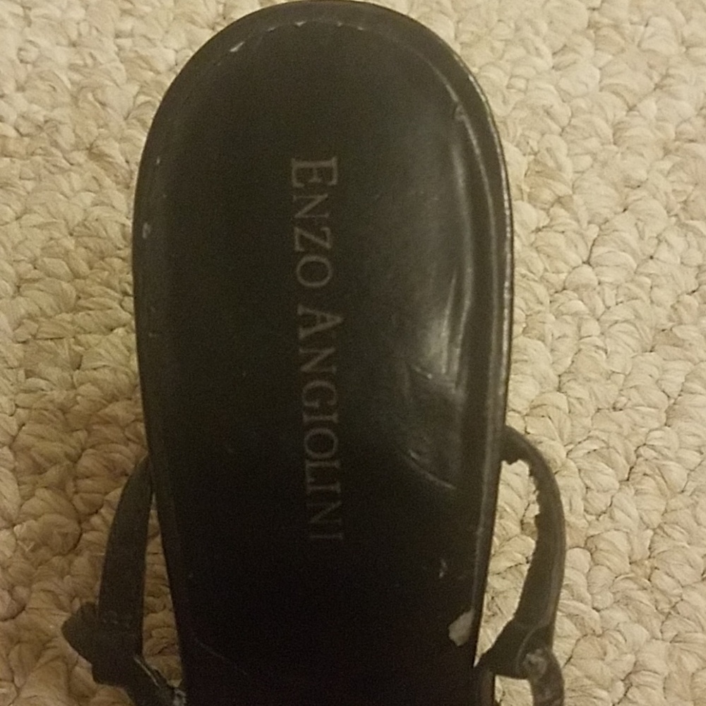 Heels - Picture 4 of 4